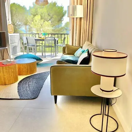 Apartment Appt Kris 4 Pax Mer Et Plage A Pieds Saint-Raphael (Var)